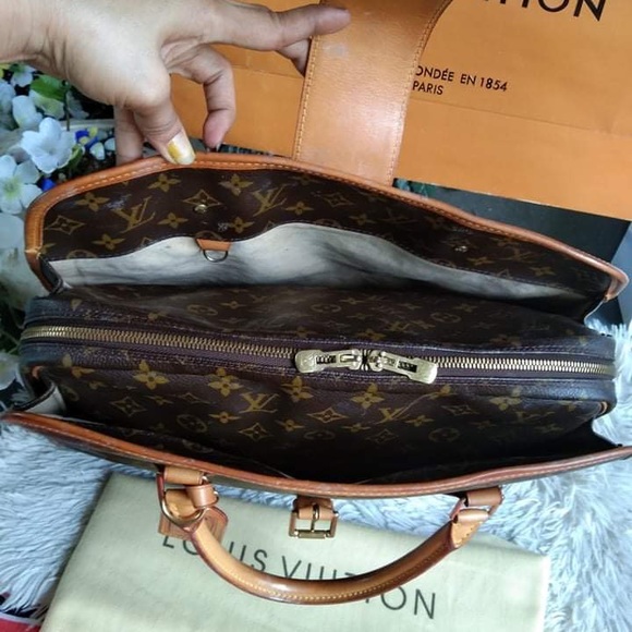 Authentic Louis Vuitton Rivoli Briefcase bag - Picture 6 of 9